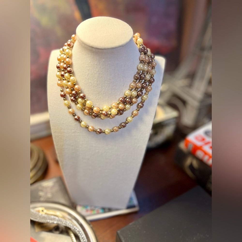 Vintage Pearl Necklace: mauve, pink, cream
